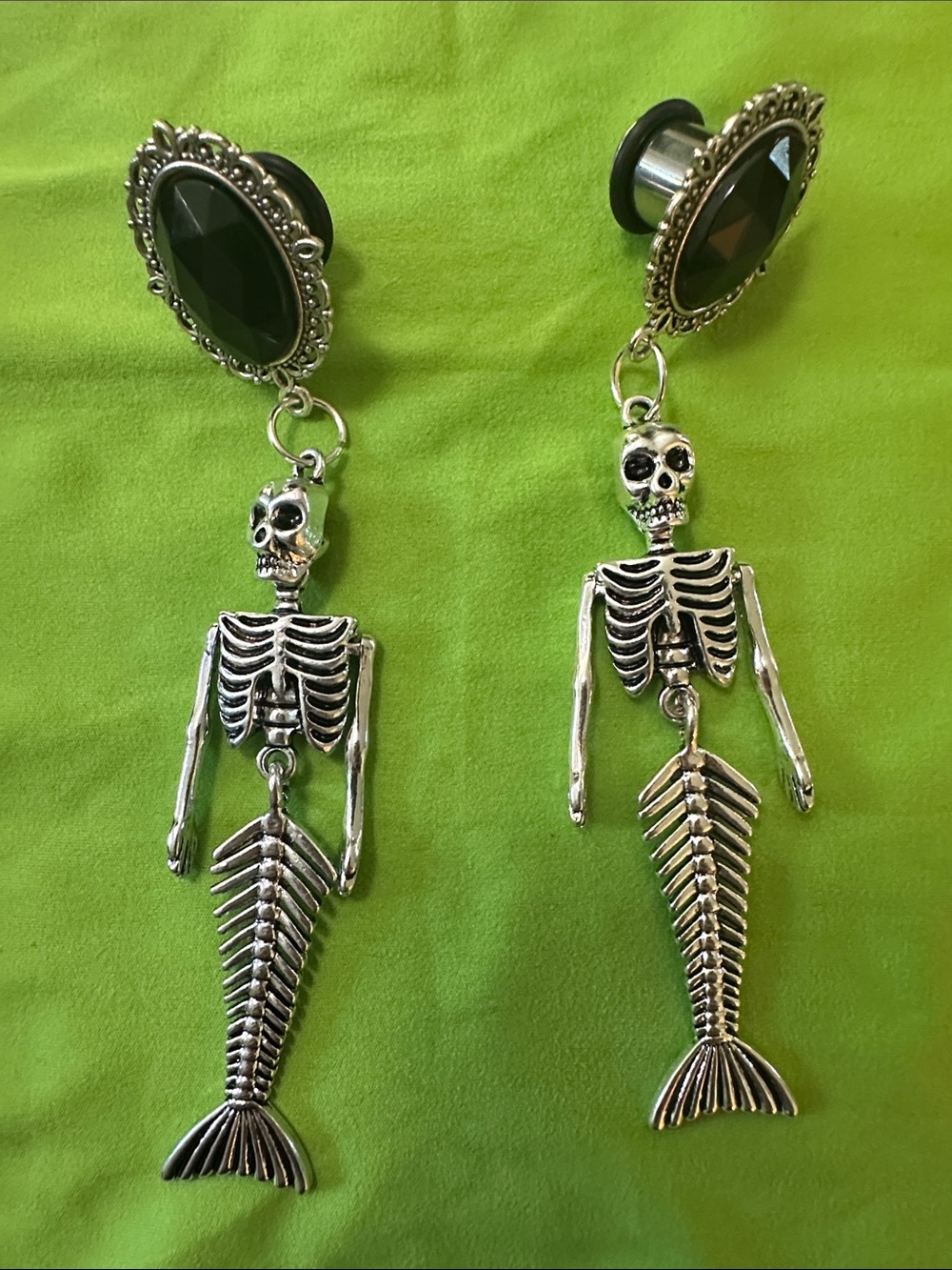 00g Mermaid Skeleton Plug Earrings
